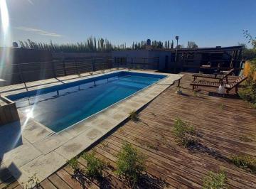 Casa · 135m² · 3 Ambientes · Venta de Casa con Pileta, Guaymallén