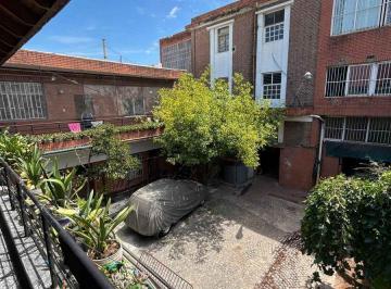 Casa · 1181m² · 9 Ambientes · 1 Cochera · Venta de Casa con Deposito en Parque Chacabuco