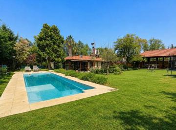 Casa de 7 ambientes, Ciudad de Mendoza · Capital Prop Vende! (Jig) Casa en Calle Dr. Salomón Miyara, Frente a Dalvian