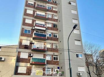 Departamento de 2 ambientes, San Isidro · Único Depto de 2 Ambientes con Excelente Vista y Luz Natural. a 1 Cuadra de Alvear y 3 de Estación