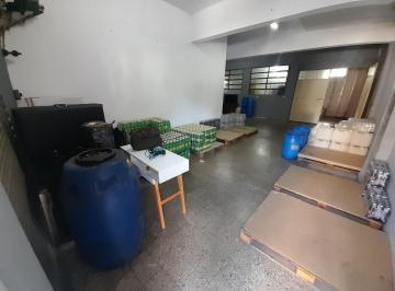 Local comercial · 75m² · 2 Cocheras · Local Deposito Galpon 192 m² Tot Apto Varios Usos
