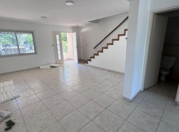 Casa · 170m² · 4 Ambientes · 1 Cochera · Casa 3 Dor C/ Patio - Jardines del Jockey