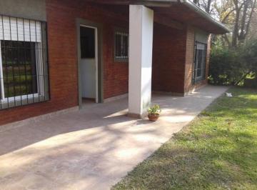 Casa · 80m² · 6 Ambientes · 1 Cochera · Casa en Profesional Country Club