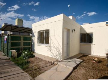 Casa de 5 ambientes, Maipú · Casa en Alquiler C/ Cochera en Maipú