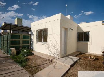 Casa de 5 ambientes, Maipú · Casa en Alquiler C/ Cochera en Maipú