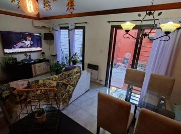 Casa de 4 ambientes, Córdoba · Apto Crédito! Dúplex de 3 Dorm - Cochera Cub - Asador - Como Nuevo - Alto Alberdi