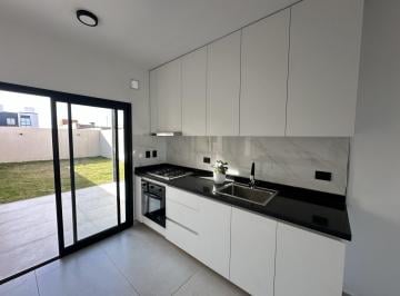 Casa · 71m² · 3 Ambientes · 1 Cochera · Oportunidad Docta 2 Dorm Planta Baja