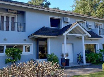 Casa · 657m² · 7 Ambientes · Casa en Venta en Mapuche Country Club