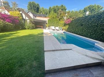 Casa · 350m² · 5 Ambientes · 2 Cocheras · Excelente Chalet Parque, Piscina. - Olivos - Qta. Presid.