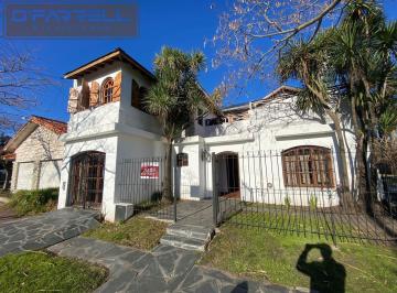 Casa · 175m² · 7 Ambientes · 1 Cochera · Casa / Chalet Calle 24 Entre 35 y 37 - Zona IV - Miramar