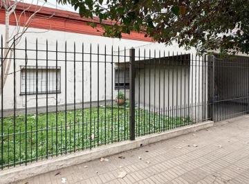 Casa · 130m² · 4 Ambientes · 1 Cochera · Casa en Venta - 4 Ambientes - Merlo Centro