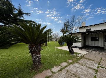 Casa · 1135m² · 4 Ambientes · 5 Cocheras · Casa en Gonzalez Catan