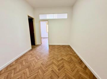 Departamento · 86m² · 4 Ambientes · Venta Depto 4 Amb 106 m² 5 Piso Frente Monserrat