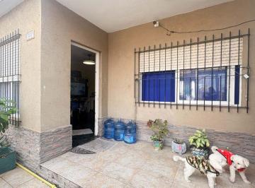 Casa · 110m² · 4 Ambientes · 2 Cocheras · Venta Castelar Casa 4 Ambientes con Cochera
