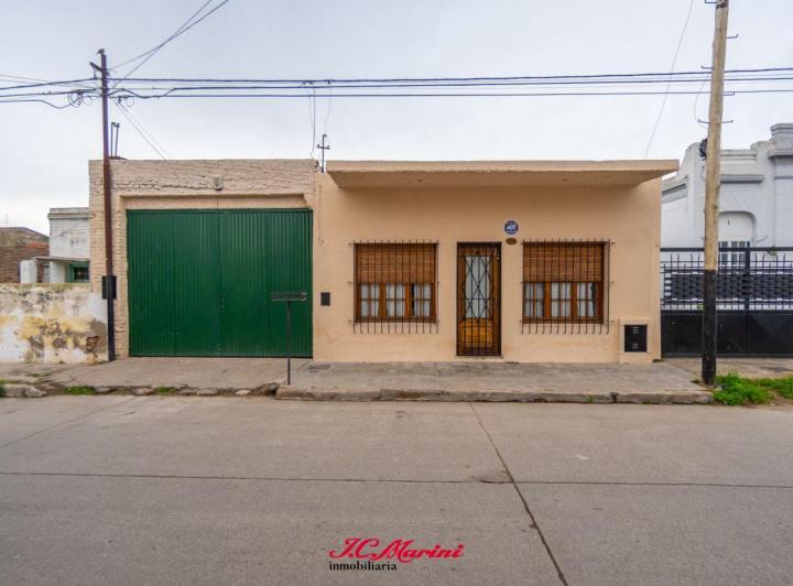 Casa · 90m² · 3 Ambientes · 2 Cocheras