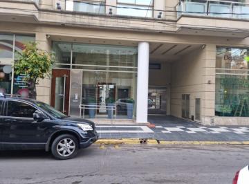 Departamento · 90m² · 4 Ambientes · 1 Cochera · Semi Piso de Categoria 4 Amb. en Ramos Mejia Centro