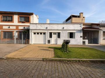 Casa · 100m² · 3 Ambientes · 2 Cocheras · Casa de 3 Amb en Venta en R. Escalada Apta Cred
