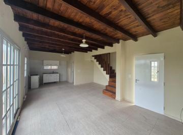 Casa · 90m² · 3 Ambientes · 1 Cochera · Casa en Alquiler Permanente Punta Chacra Roldan