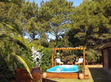 Casa · 92m² · 3 Ambientes · 1 Cochera · Cabaña Las Lomas Miramar con Pileta