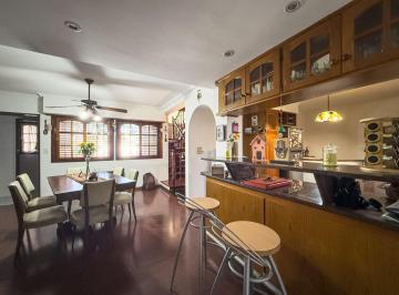 PH · 147m² · 4 Ambientes · 1 Cochera · Venta PH Tipo Casa en Villa Adelina