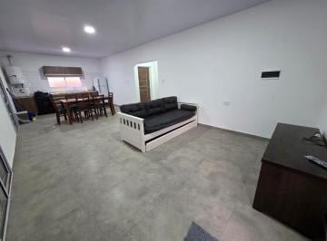 Casa · 149m² · 3 Ambientes · 2 Cocheras · Casa Refaccionada a 20 m de Rio