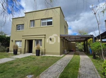 Casa · 180m² · 5 Ambientes · 2 Cocheras · Casa en Alquiler en San Isidro Labrador, Villanueva, Tigre