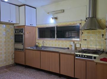 Casa · 5 Ambientes · 4 Cocheras · Casa en Jose Marmol