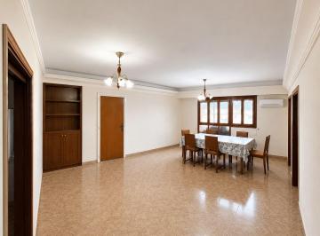 Departamento · 55m² · 4 Ambientes · 1 Cochera · Departamento de 3 Habitaciones