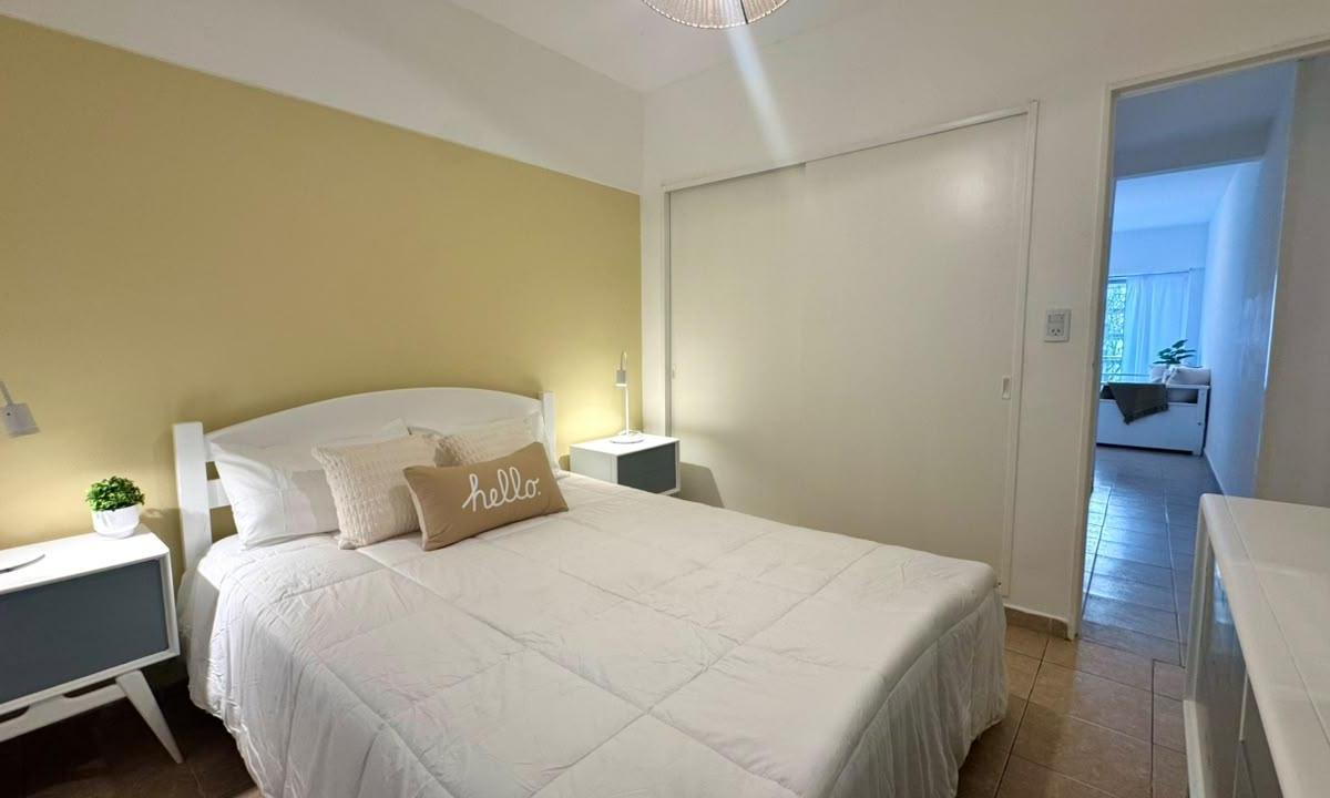 Depto 2 amb, 43m² con balcón saliente y cocina separada — Terminal Vieja