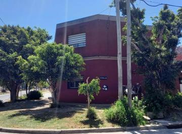 Casa · 180m² · 5 Ambientes · Casa en Venta - 4 Dorm. 2 Baños - 180 m² - Avellaneda