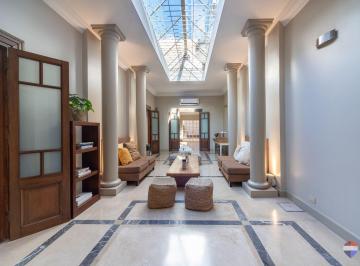 Oficina comercial · 239m² · Propiedad Para Uso Comercial en Alquiler