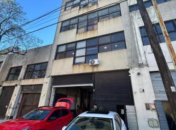Depósito · 2400m² · 3 Cocheras · Depósito en Alquiler o Venta - Villa Devoto