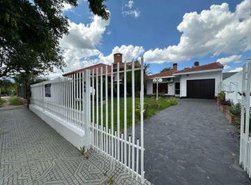 Casa · 239m² · 11 Ambientes · 1 Cochera · Venta Casa Mina Clavero 2 Dorm con Dpto