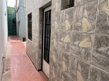 PH · 29m² · 2 Ambientes · Depto Tipo Casa Alquiler Céntrico 2 Ambientes con Terraza.