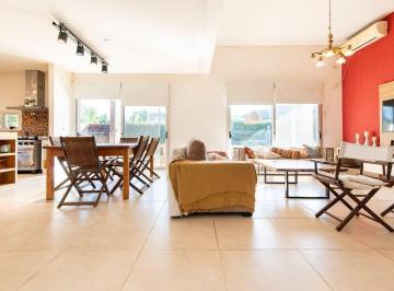 Casa · 170m² · 6 Ambientes · 2 Cocheras · Casa 3 Dorm. en Venta Gorina