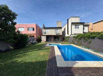 Casa · 136m² · 4 Ambientes · 2 Cocheras · Venta Casa 4amb Leloir Ituzaingo Pileta Apt Credit