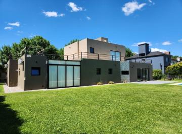 Casa · 407m² · 6 Ambientes · 4 Cocheras · Venta Casa 6amb Haras Maria Elena Permuta Apto Cre
