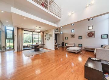 Casa · 258m² · 5 Ambientes · Venta Casa La Lomada Lote Central