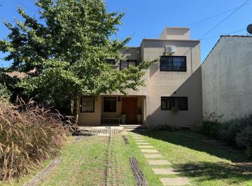 Casa · 150m² · 4 Ambientes · 2 Cocheras · Casa en Venta City Bell Entre Caminos