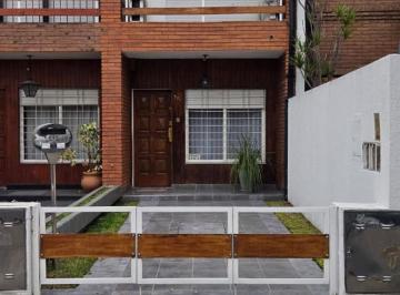 Casa · 93m² · 3 Ambientes · 1 Cochera · Venta Dúplex 3 Amb Quincho Jardin Haedo Norte