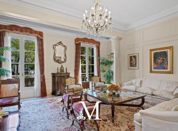 Casa · 662m² · 7 Ambientes · 2 Cocheras · Venta - Casa en Barrio Parque, 7 Ambientes, Ascensor, Patios y Terrazas, 2 Cocheras