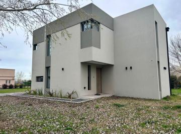 Casa · 170m² · 4 Ambientes · 1 Cochera · Venta Casa Haras del Sur 3 a Estrenar C/ Pileta