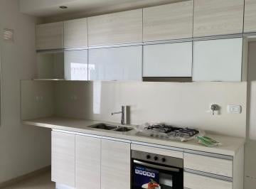 Casa · 180m² · 5 Ambientes · 1 Cochera · Venta Triplex 5amb Vilela 3000