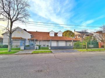Casa · 380m² · 5 Ambientes · 2 Cocheras · Chalet 5 Amb Lote 920 m² - Oportunidad Reciclado