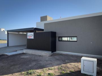 Casa · 195m² · 5 Ambientes · 2 Cocheras · Casa en Venta Pampas de Manantiales, Toda Pb