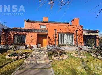 Casa · 1000m² · 6 Ambientes · 2 Cocheras · Casa en Lujan de Cuyo