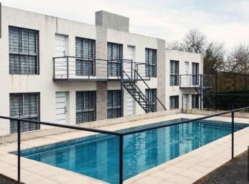 Edificio · 350m² · Se Vende Edificio Comercial con 7 Departamentos en Villa Carlos Paz, con Pileta y Sin Expensas