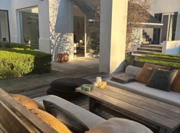 Casa · 380m² · 5 Ambientes · Casa en Alq. Temporario en Santa Barbara, Tigre, G. B. a. Zona Norte