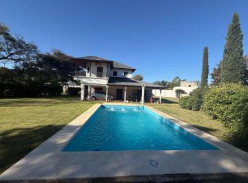 Casa · 300m² · 7 Ambientes · Venta/casa Retasada/los Alamos/servicios/crédito
