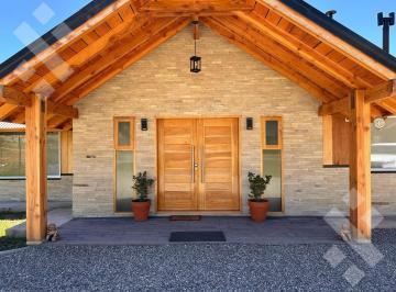 Casa · 203m² · 4 Ambientes · En Venta Casa 3 Dorm - Apto Crédito - Bº Peñon del Lolog - San Martin de Los Andes - Neuquén